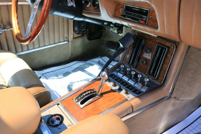 Studebaker Avanti 1977 image number 16