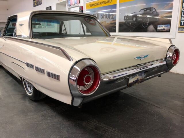 Ford Thunderbird 1962 image number 39