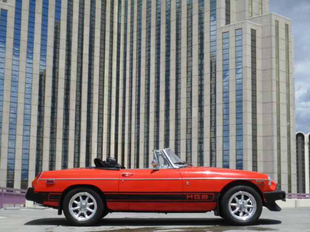 MG MGB 1976 image number 3