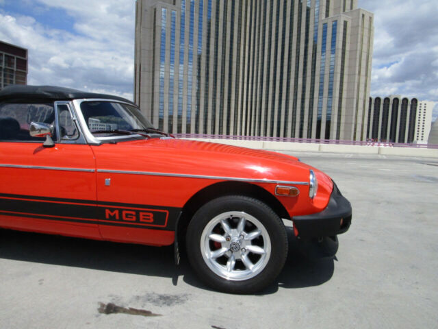 MG MGB 1976 image number 37