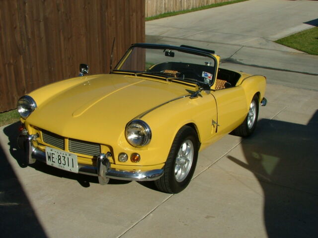 Triumph Spitfire 1963 image number 1