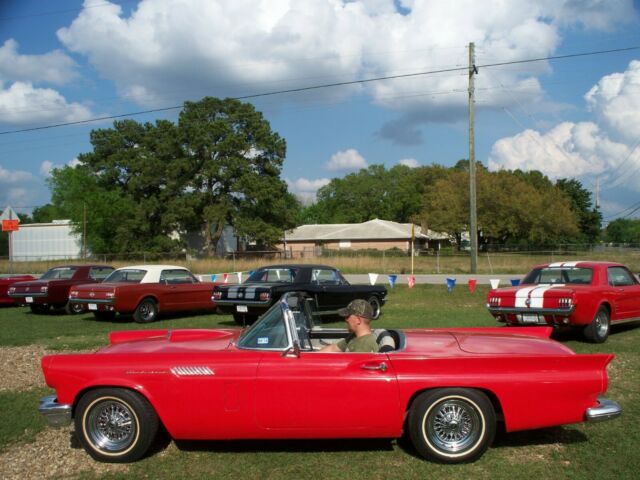 Ford Thunderbird 1957 image number 25