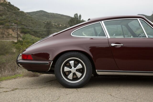 Porsche 911 1971 image number 29