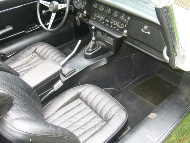 Jaguar E-Type 1972 image number 29