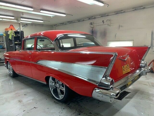 Chevrolet Bel Air/150/210 1957 image number 2