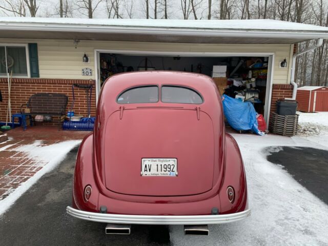 Ford Tudor Sedan 1937 image number 14