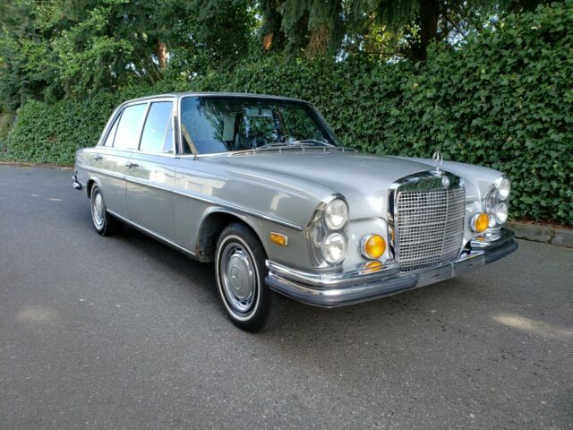 Mercedes-Benz 300-Series 1971 image number 0