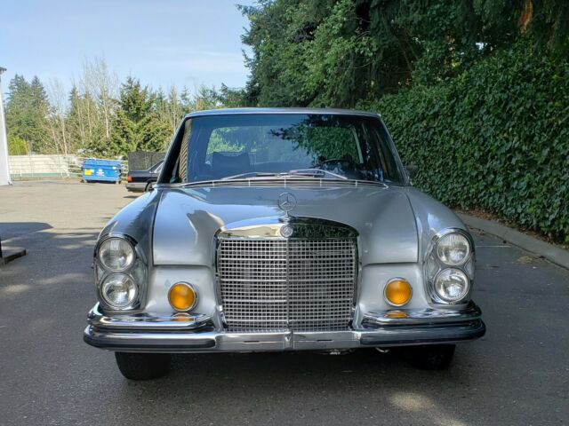 Mercedes-Benz 300-Series 1971 image number 1