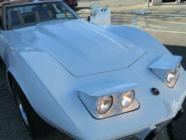 Chevrolet Corvette 1975 image number 28