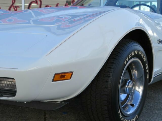 Chevrolet Corvette 1975 image number 33