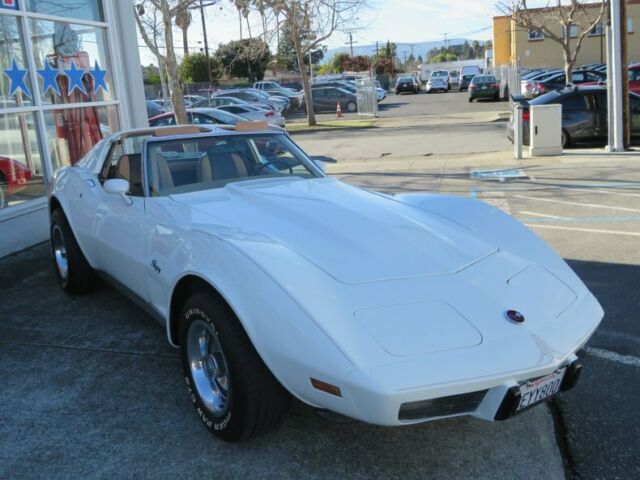 Chevrolet Corvette 1975 image number 34