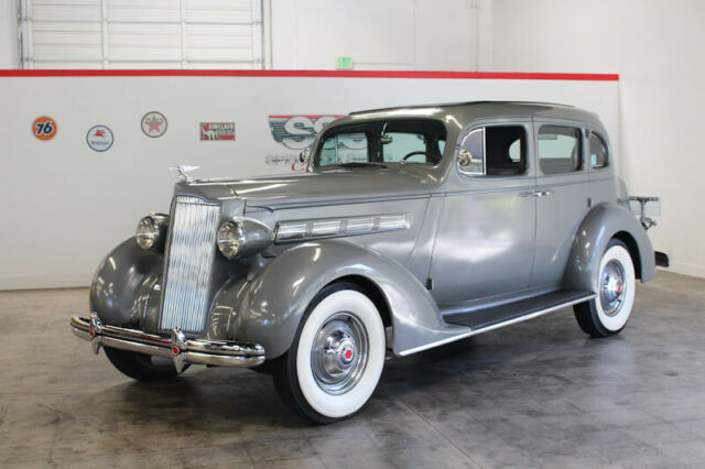 Packard 120 1937 image number 1