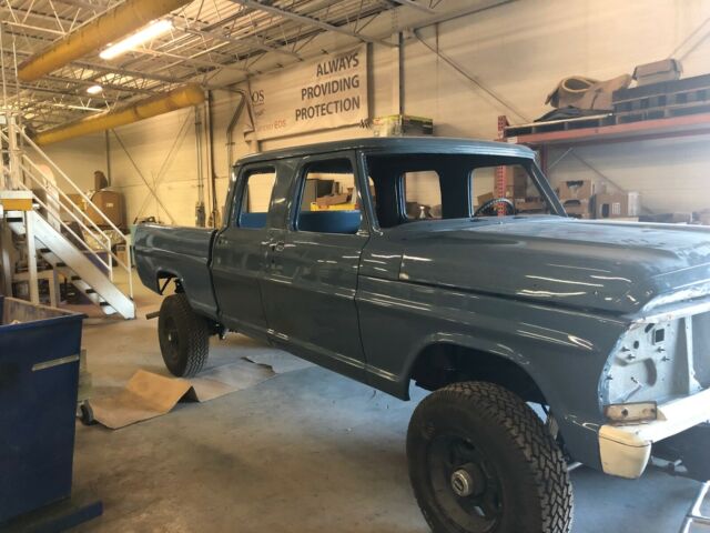 Ford F-250 1970 image number 2