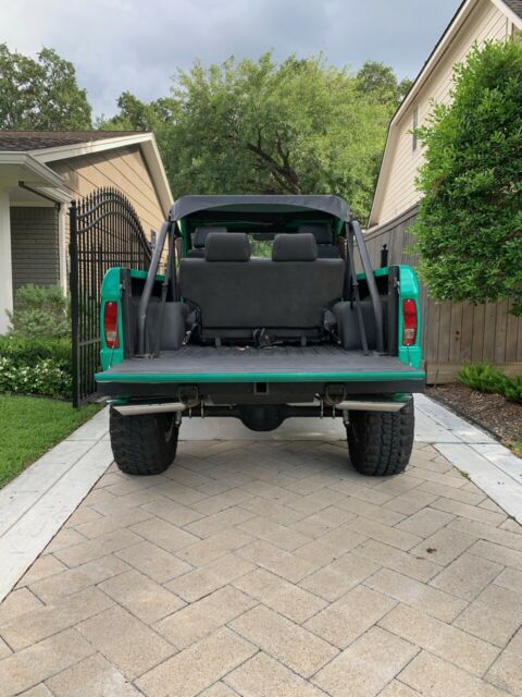 Ford Bronco 1970 image number 2