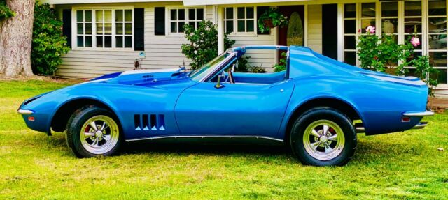 Chevrolet Corvette 1969 image number 1