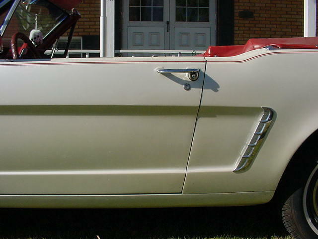 Ford Mustang 1965 image number 29