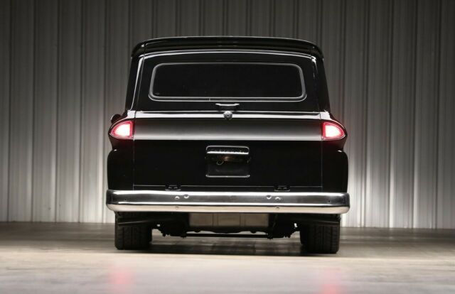 Chevrolet Suburban 1966 image number 18