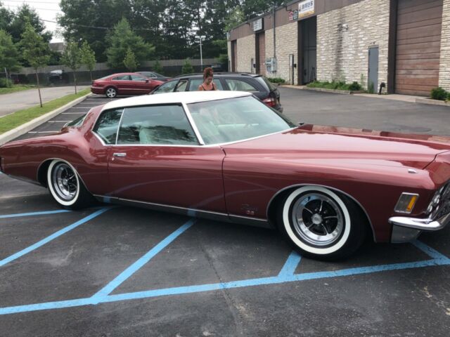 Buick Riviera 1972 image number 1