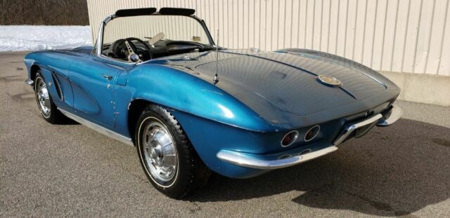 Chevrolet Corvette 1962 image number 16