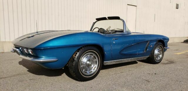 Chevrolet Corvette 1962 image number 17