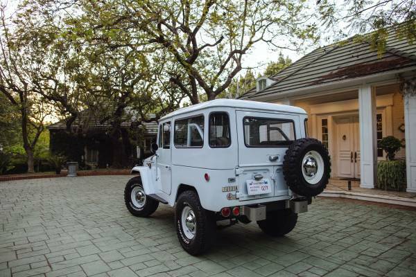 Toyota Land Cruiser 1968 image number 1