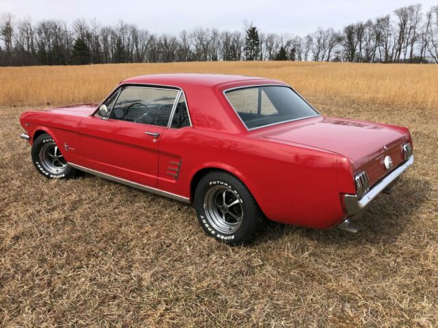 Ford Mustang 1966 image number 26