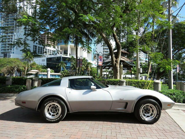 Chevrolet Corvette 1978 image number 2