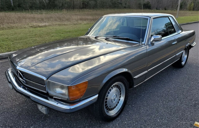 Mercedes-Benz SL-Class 1974 image number 3