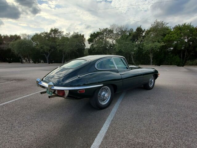 Jaguar E-Type 1970 image number 2