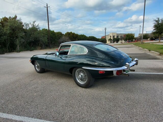 Jaguar E-Type 1970 image number 27