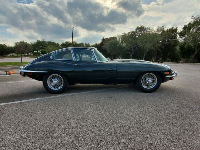 Jaguar E-Type 1970 image number 29