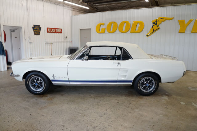 Ford Mustang 1967 image number 14