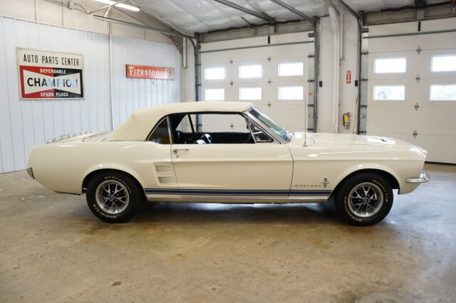 Ford Mustang 1967 image number 19