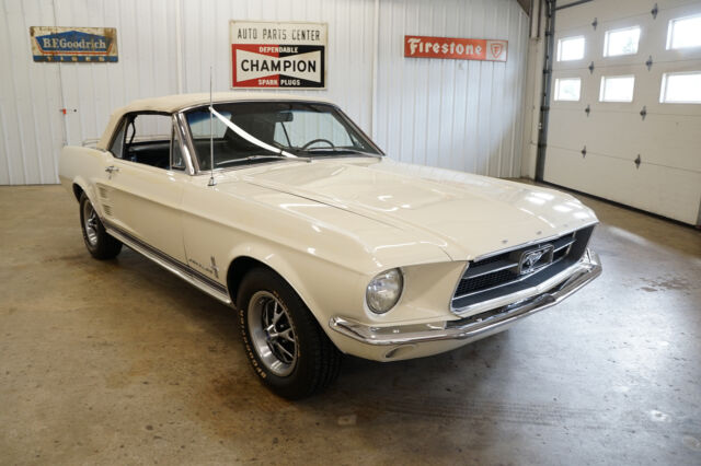 Ford Mustang 1967 image number 20