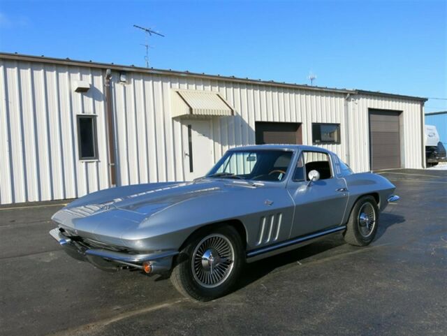 Chevrolet Corvette Coupe, 1965 image number 1