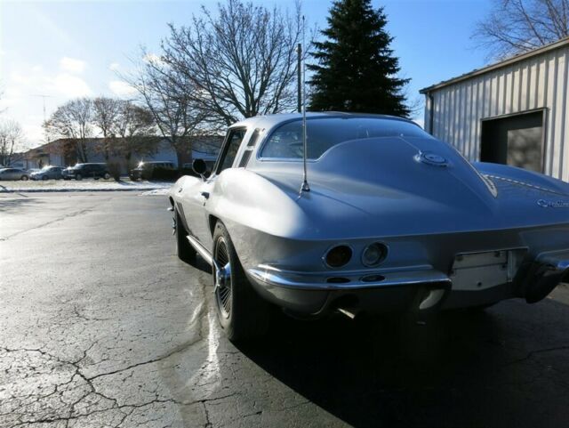 Chevrolet Corvette Coupe, 1965 image number 19