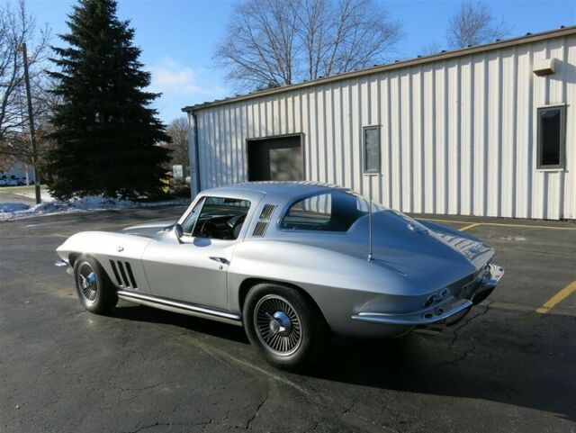 Chevrolet Corvette Coupe, 1965 image number 29