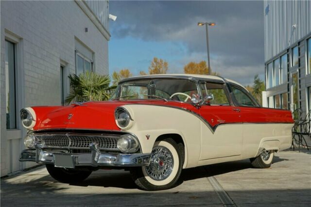 Ford Crown Victoria 1955 image number 0