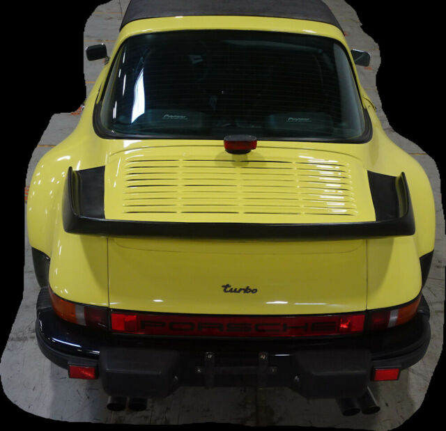 Porsche 911 1972 image number 26