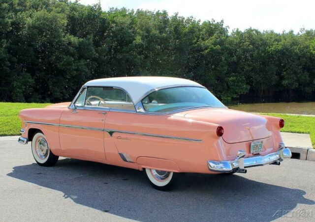 Ford Crestline Victoria 1954 image number 2