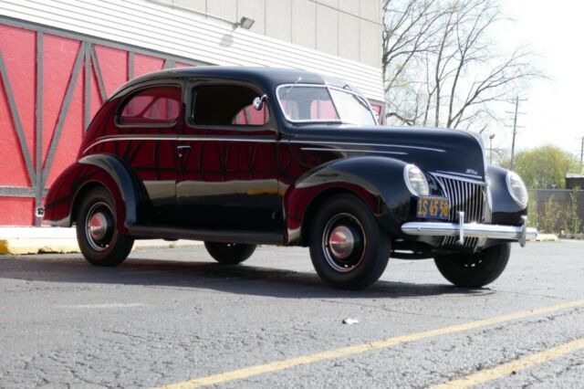 Ford Tudor Sedan 1939 image number 10