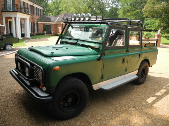 Land Rover Defender 1969 image number 1