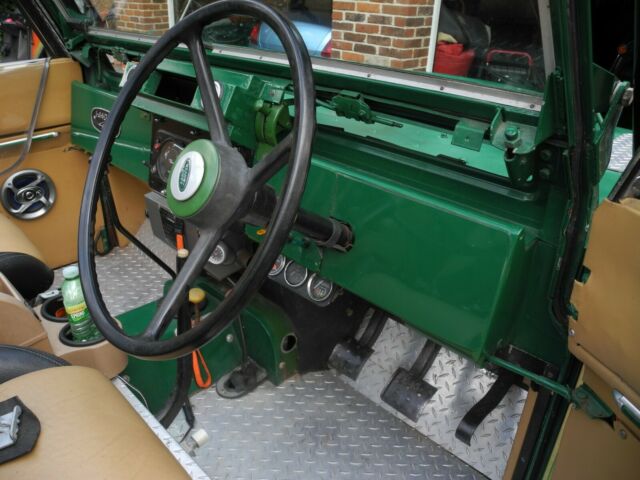 Land Rover Defender 1969 image number 33