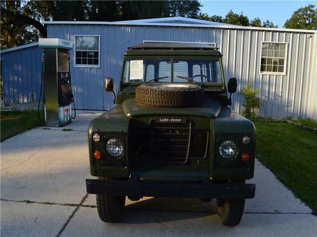 Land Rover Defender 109 1973 image number 0