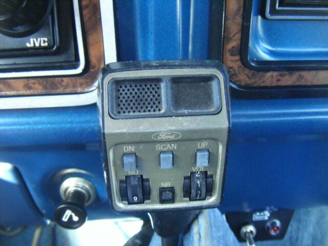 Ford F-250 1979 image number 32