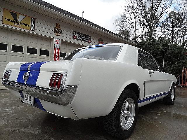 Ford Mustang 1965 image number 1