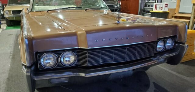 Lincoln Continental 1967 image number 27