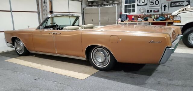 Lincoln Continental 1967 image number 28