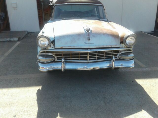 Ford Fairlane 1956 image number 2