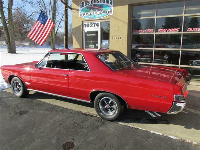 Pontiac Le Mans 1965 image number 40